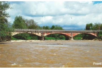ponte sul Maone di fattura napoleonica, con arcata rifatta in C.A. nel secondo dopoguerra